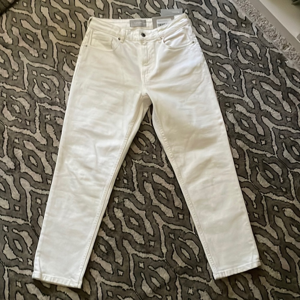 Everlane Curvy Cheeky jean